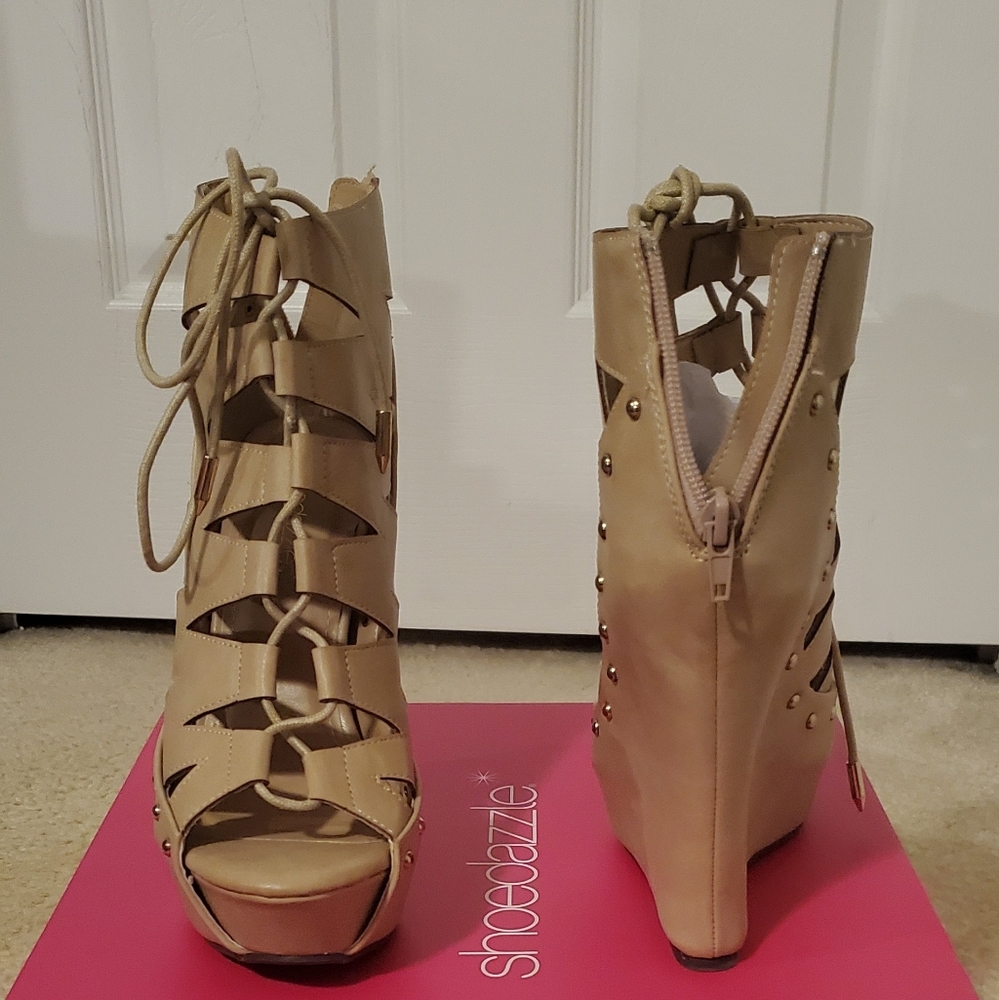 Shoe Dazzle Wedge